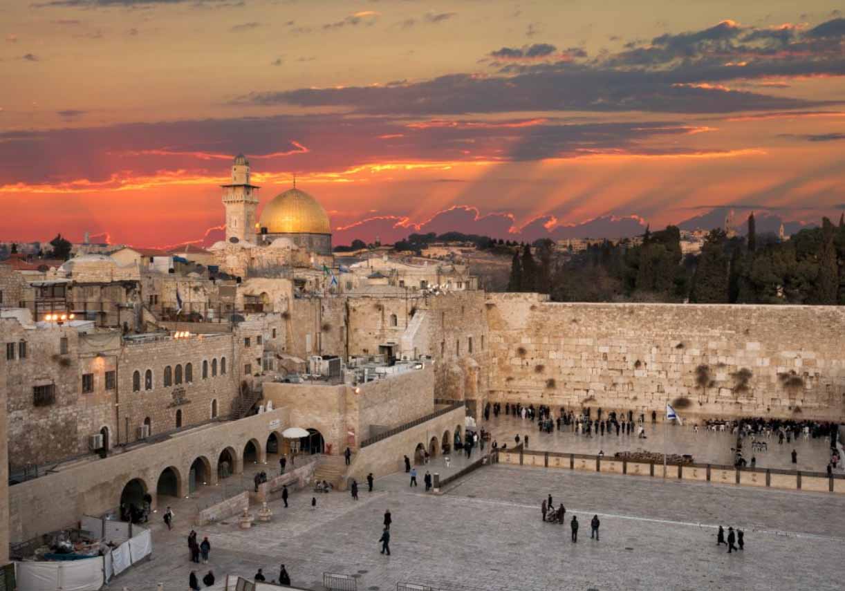Western Wall and Rabbi's Tunnel 30