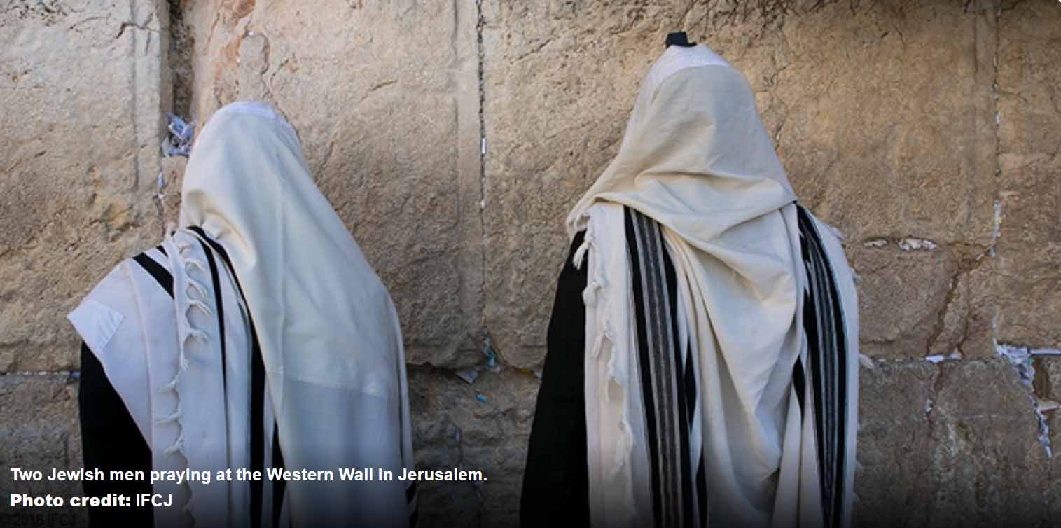 Western Wall and Rabbi's Tunnel 33
