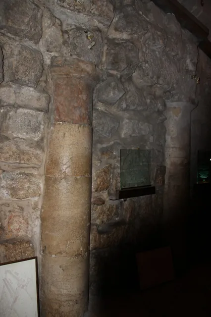 Western Wall and Rabbi's Tunnel 24