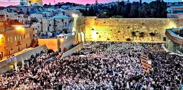 Western Wall and Rabbi's Tunnel 32
