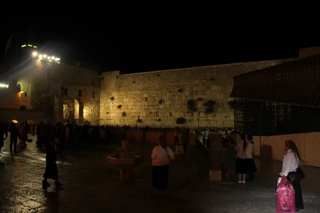 Western Wall and Rabbi's Tunnel 10