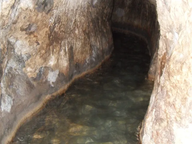 Hezekiah’s Tunnel 3