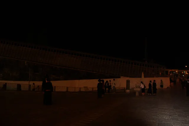 Western Wall and Rabbi's Tunnel 43