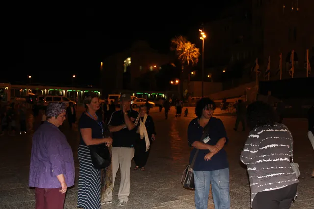 Western Wall and Rabbi's Tunnel 29