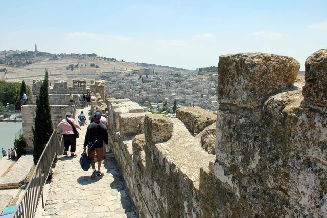 Ramparts Walk Citadel 81