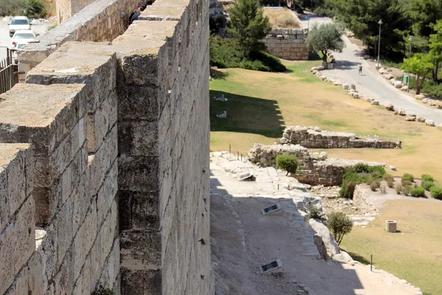 Ramparts Walk Citadel 37