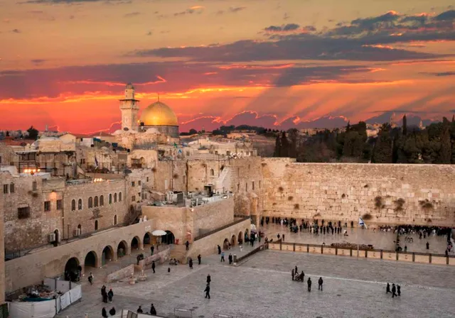 Western Wall and Rabbi's Tunnel 30